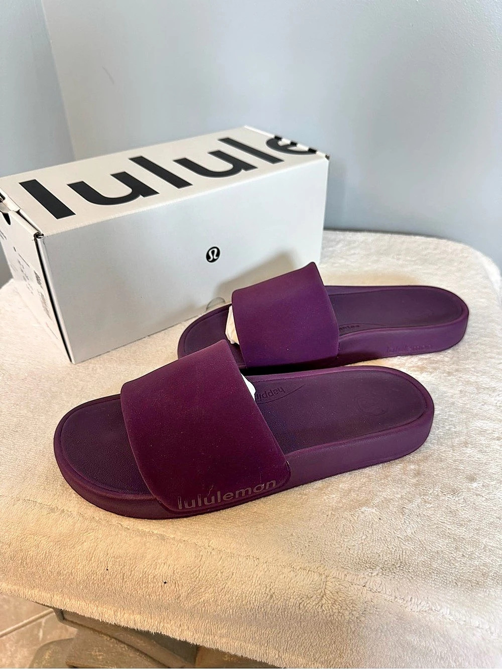 lululemon Restfeel Slides - 9W - Dramatic Magenta